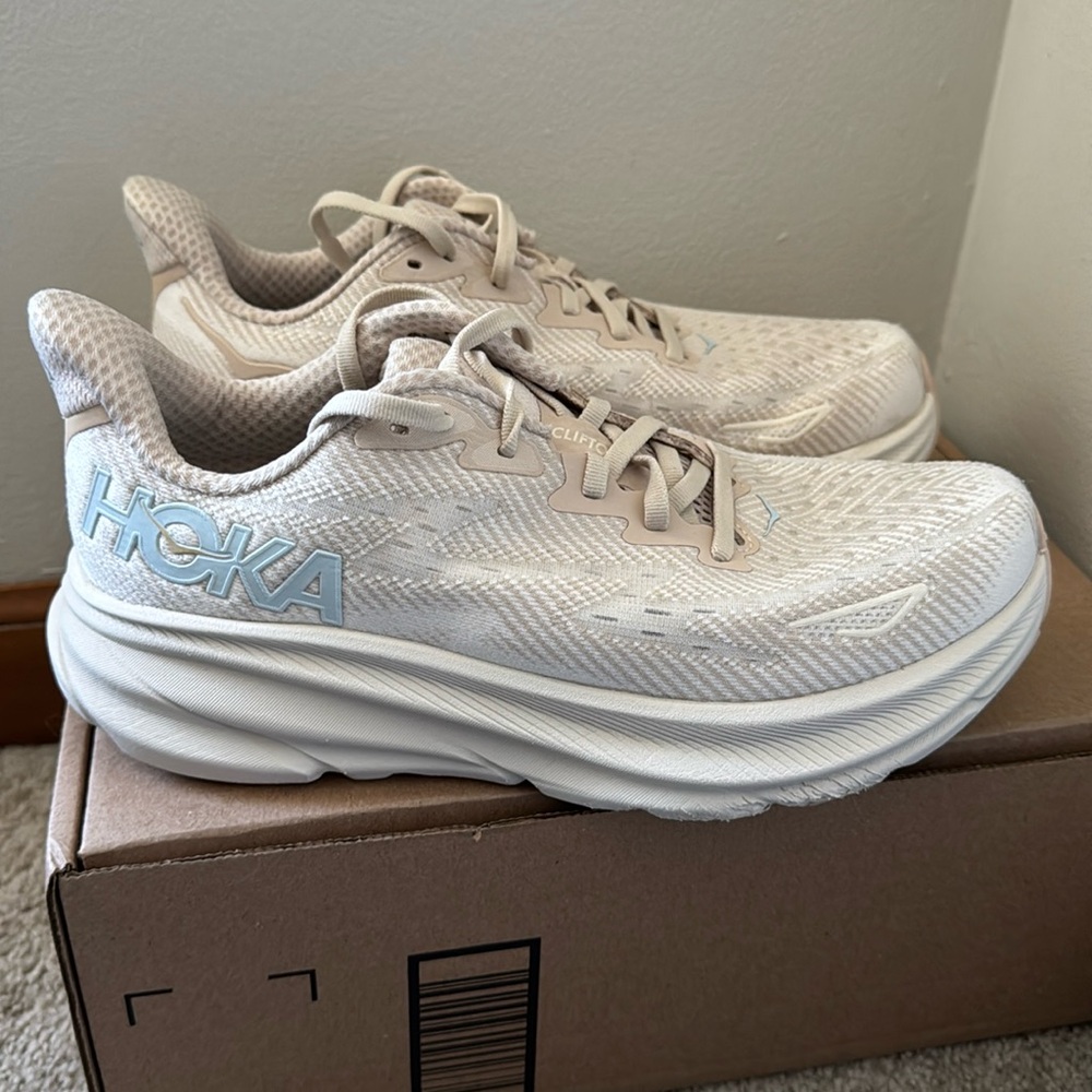 Hoka One One Clifton 8.5 sneakers